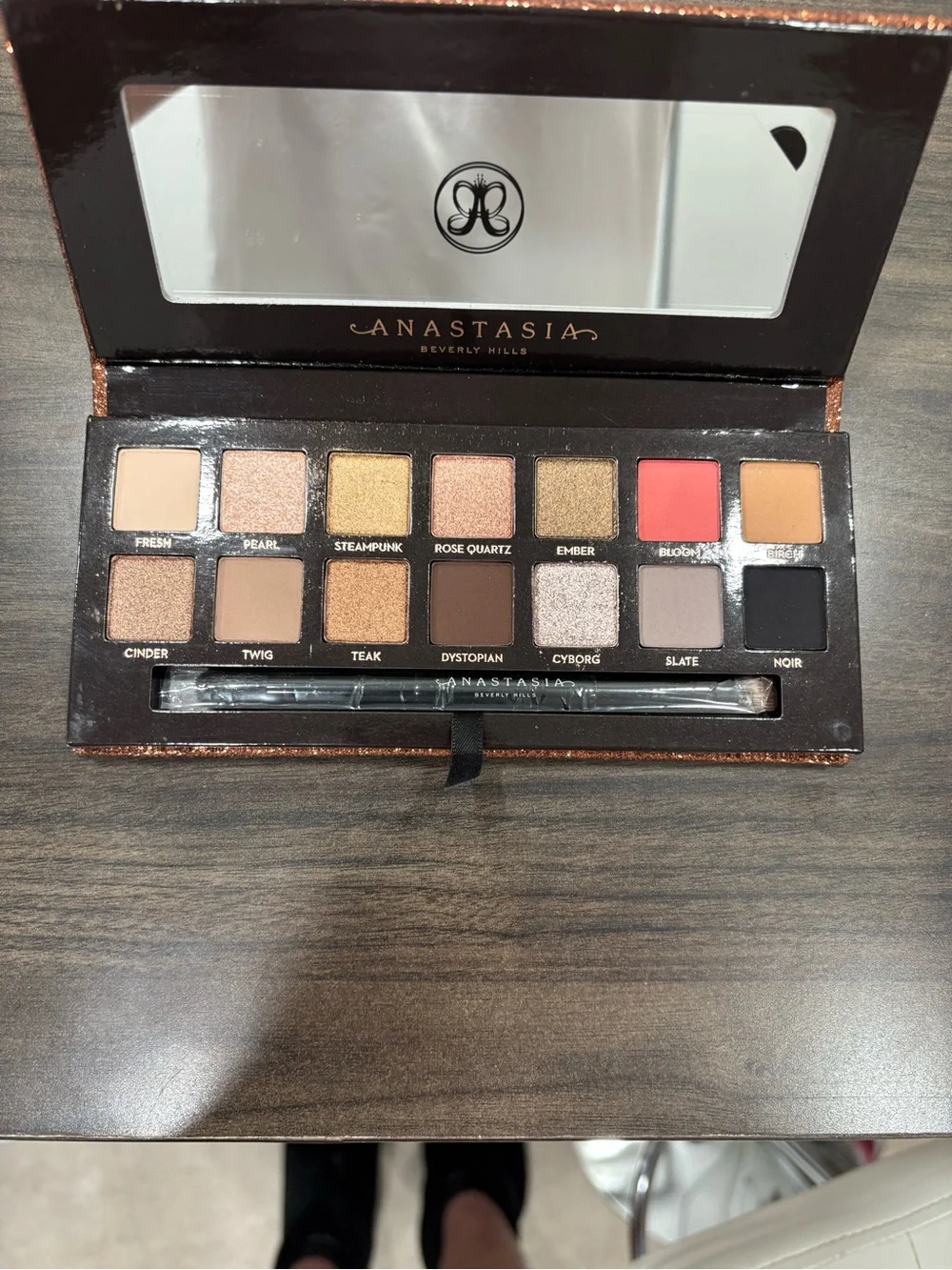 Anastasia Beverly Hills “Sultry” 14 pan stunning eyeshadow palette NWOB $25